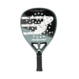 foto frontale della racchetta Bullpadel Hack 04 2026